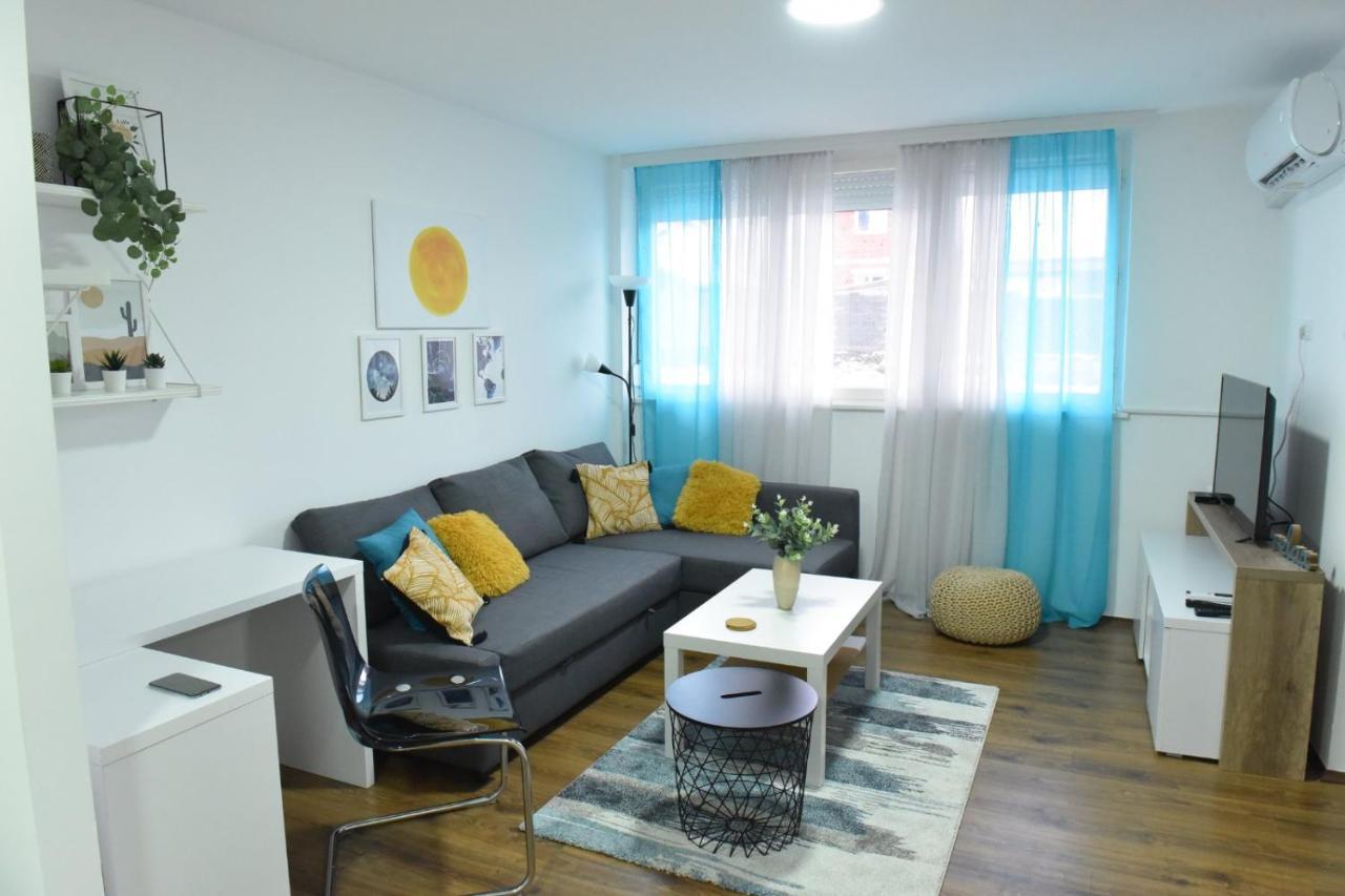 Central Apartment Cuprija Bagian luar foto