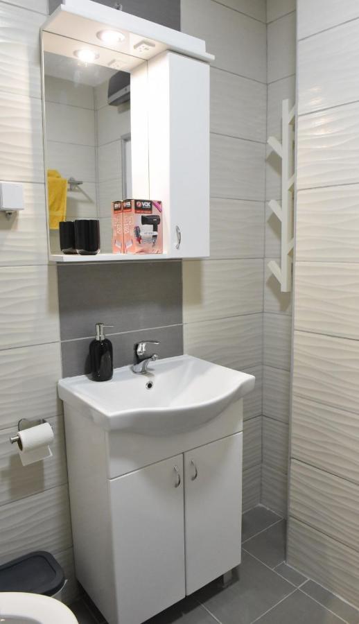 Central Apartment Cuprija Bagian luar foto