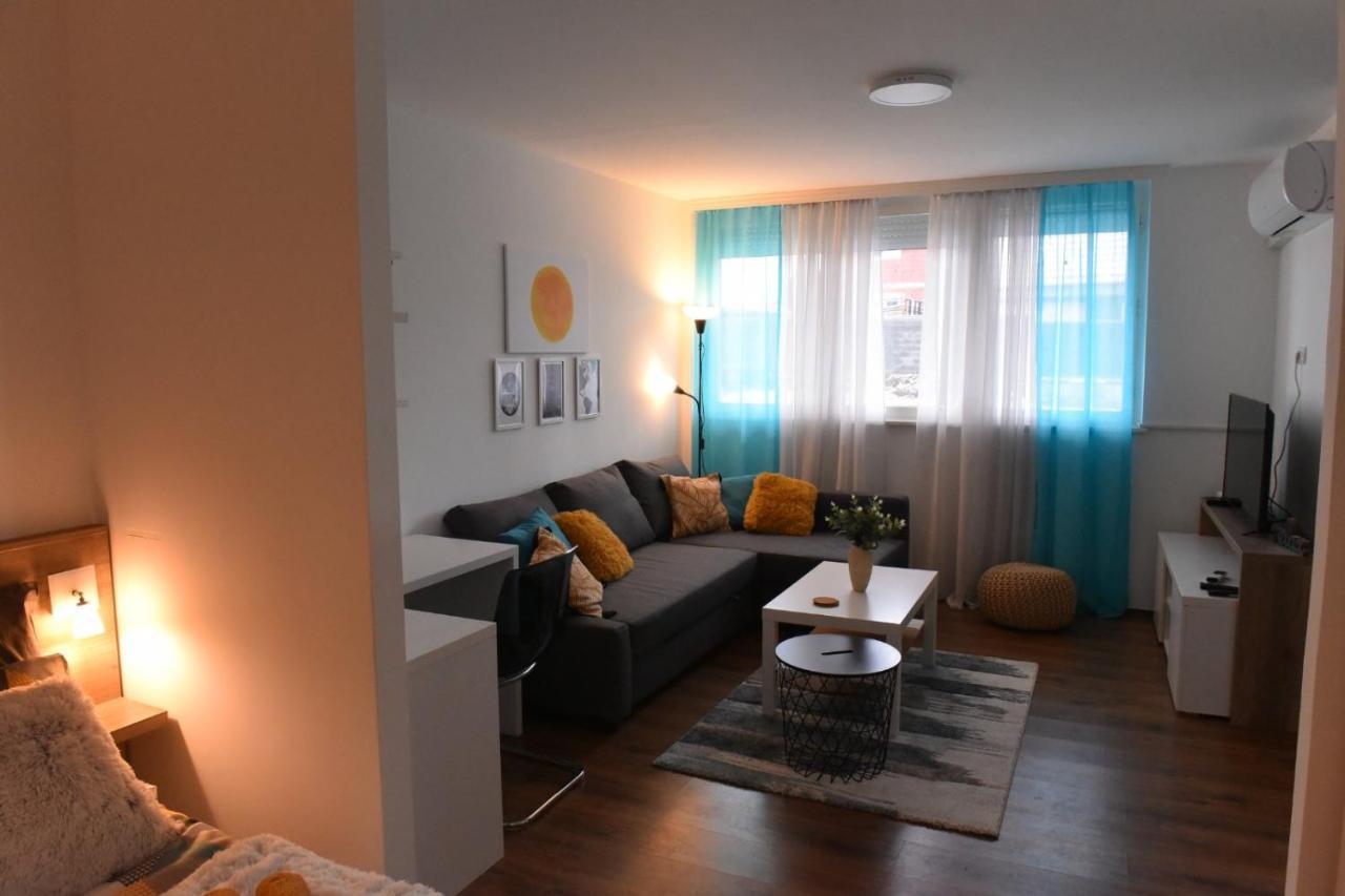 Central Apartment Cuprija Bagian luar foto
