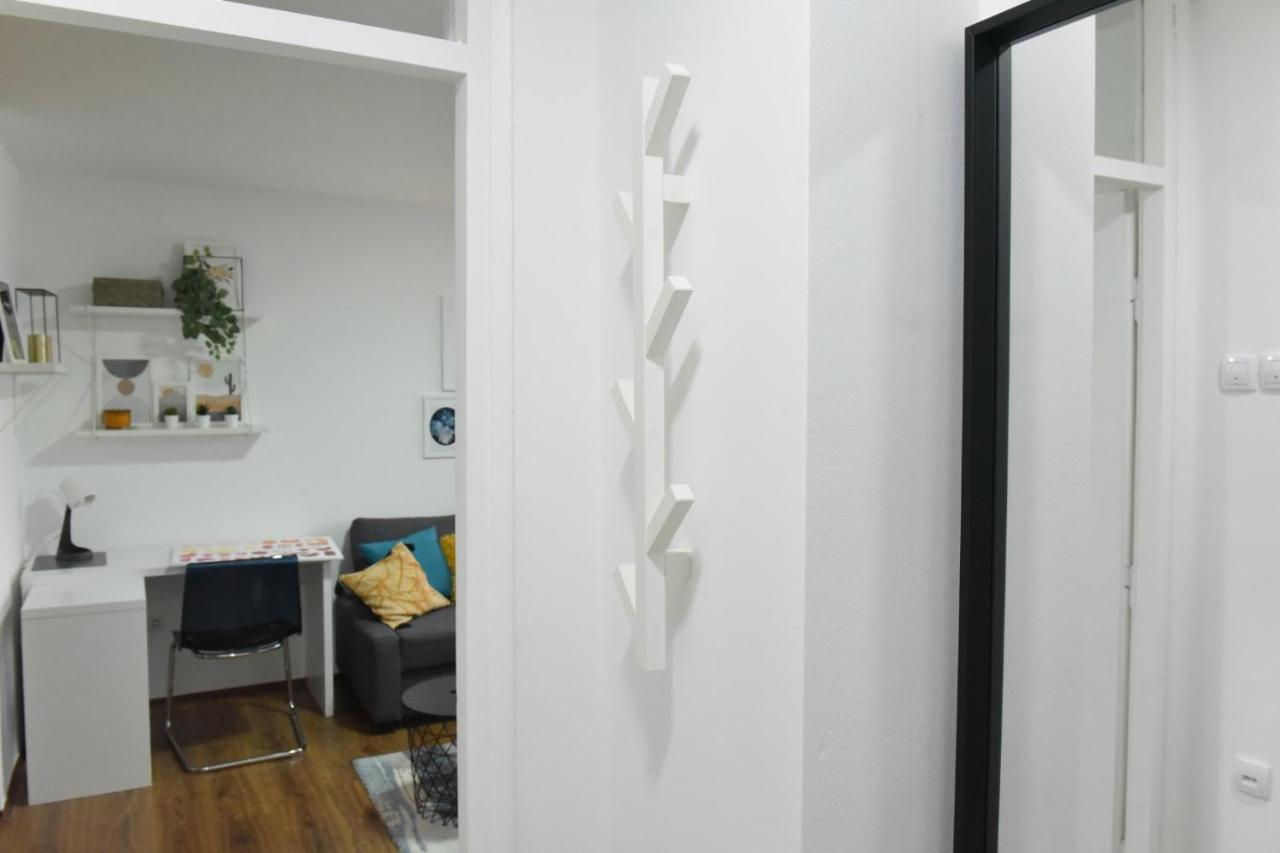 Central Apartment Cuprija Bagian luar foto